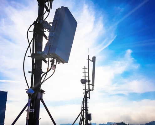 Nahaufnahme einer 5G-Antenne